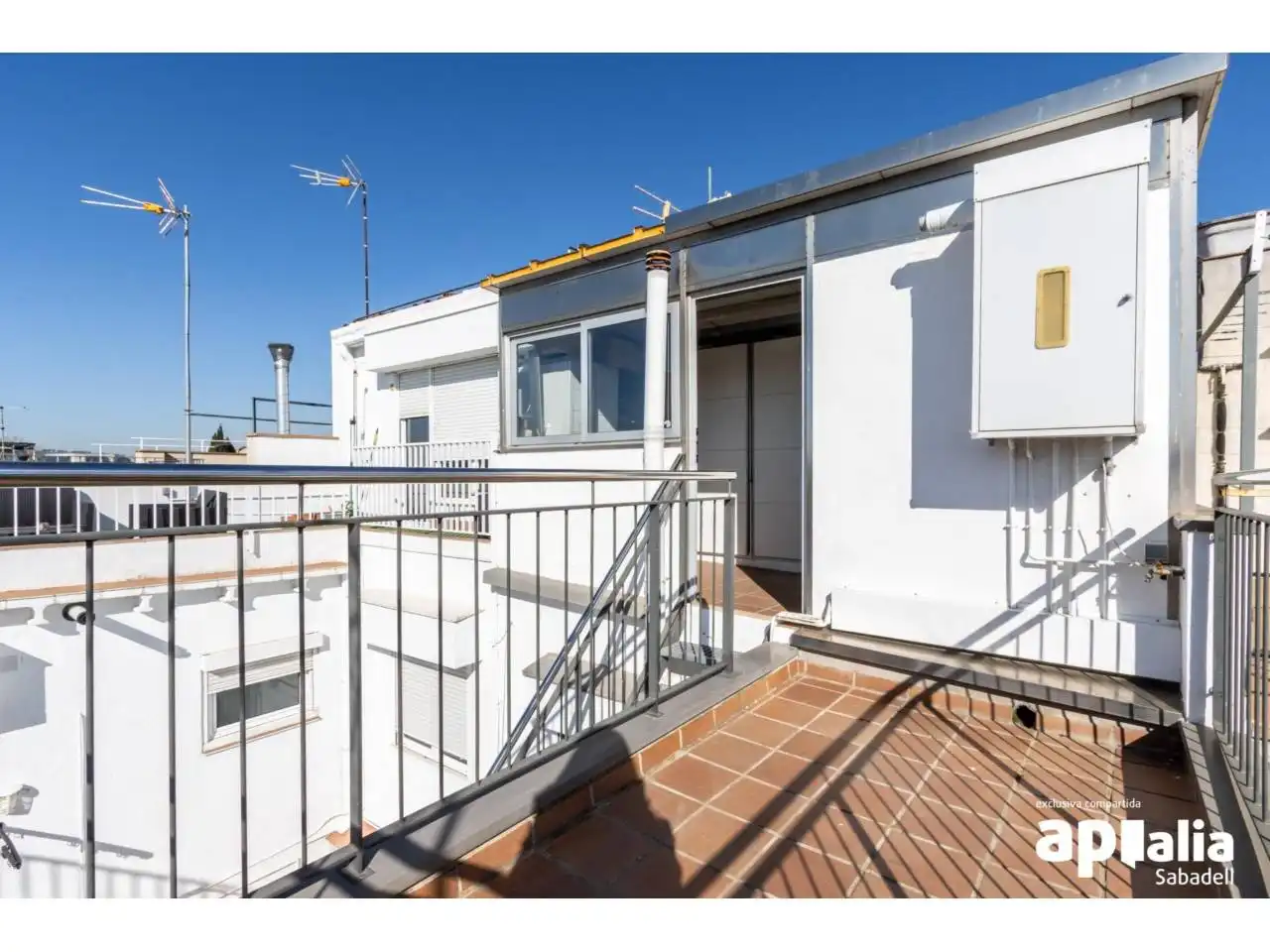 Vista exterior de Casa o xalet en venda en Sabadell amb Aire condicionat, Calefacció i Parquet
