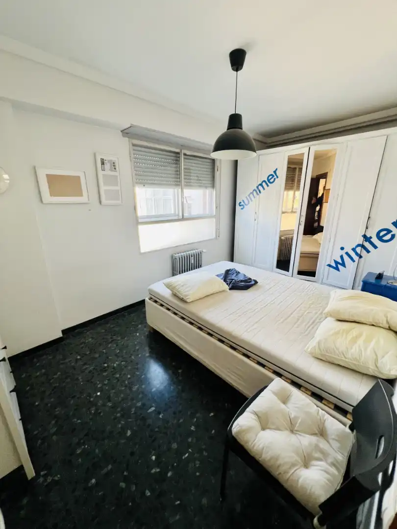 Habitación de Piso en venta en Zaragoza con Calefacción, Amueblado y Horno