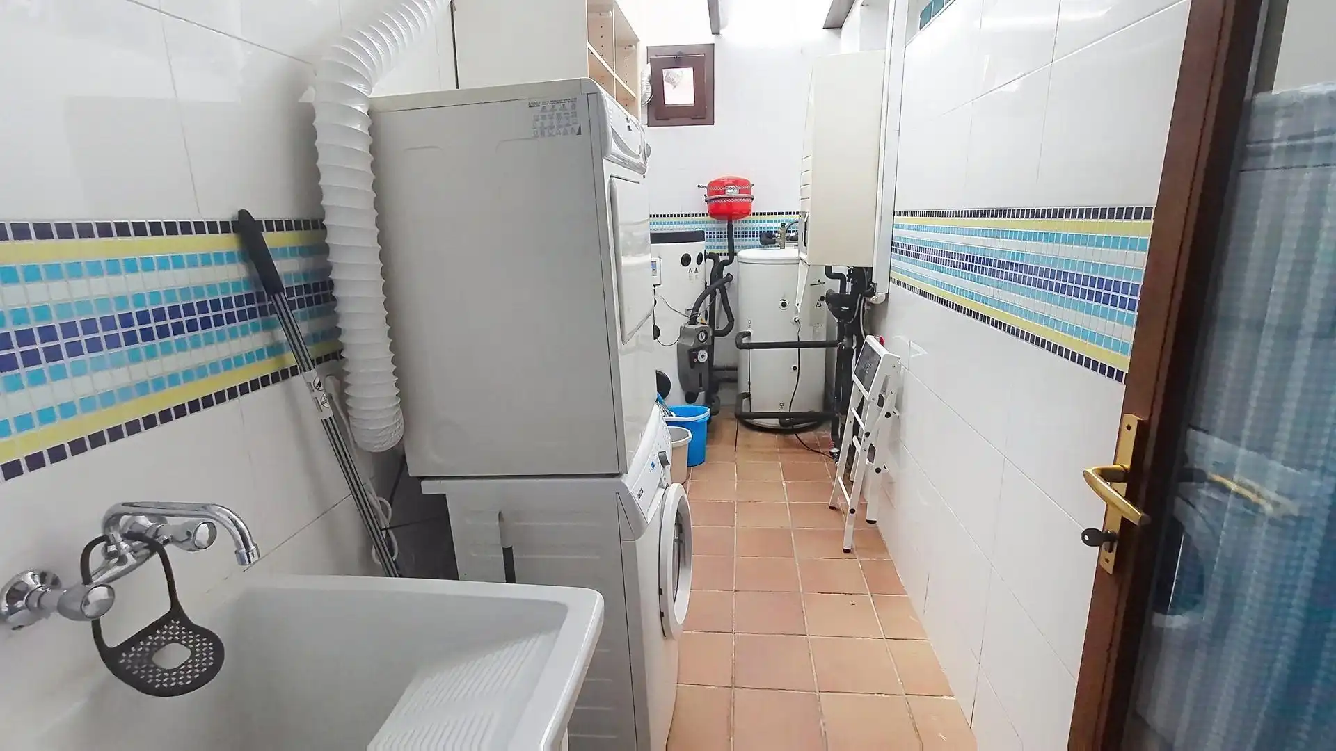 Cuina de Pis de lloguer en Churriana de la Vega amb Aire condicionat, Calefacció i Terrassa