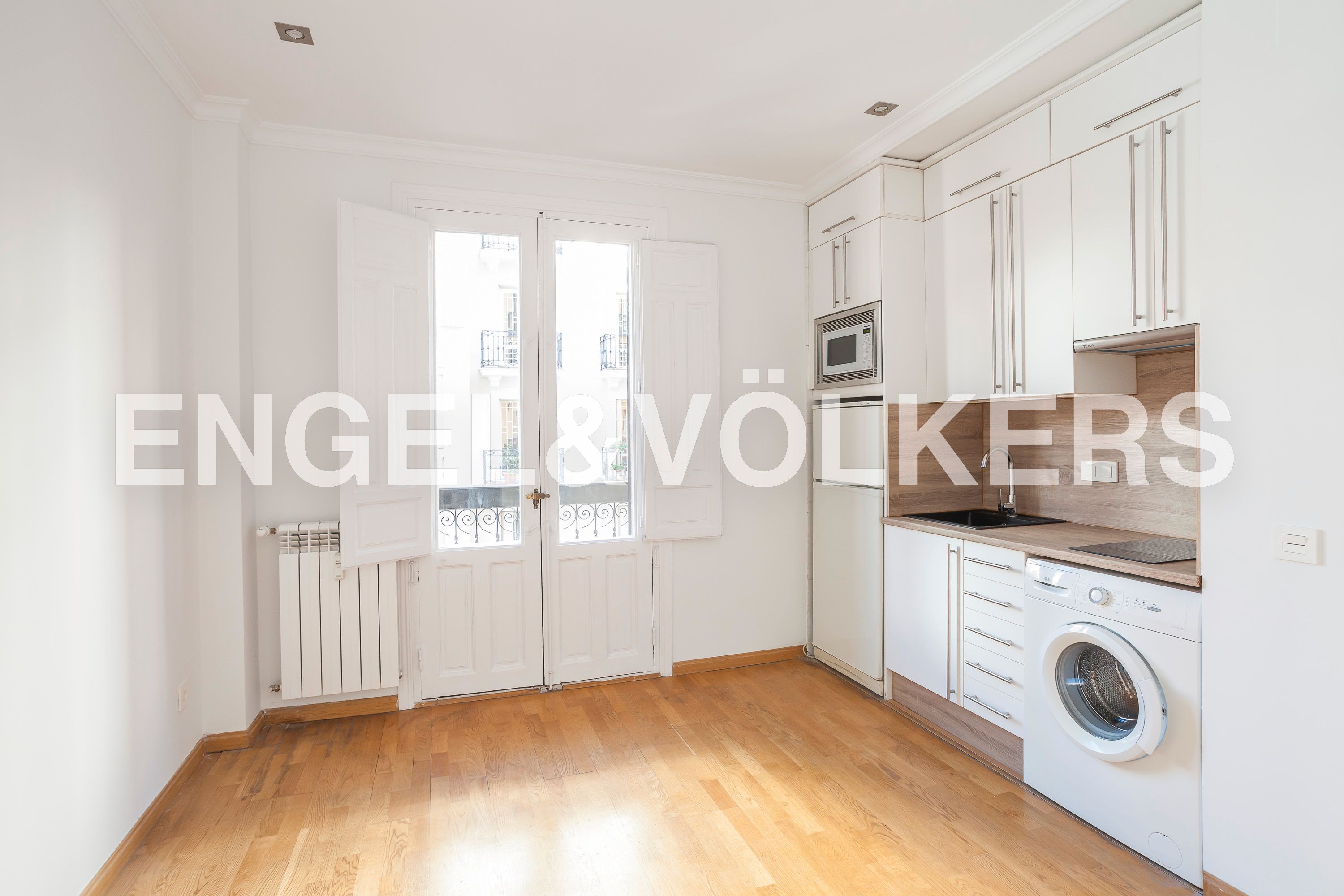 Kitchen of Apartment to rent in  Madrid Capital  with Air Conditioner, Heating and Balcony