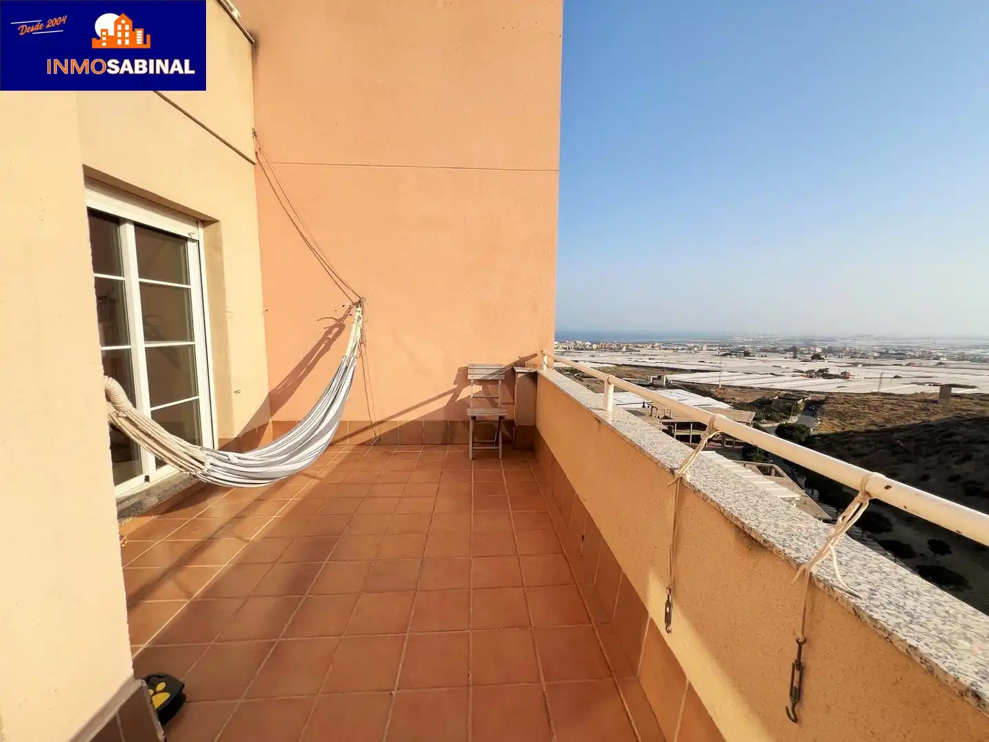 Terraza de Piso en venta en Roquetas de Mar con Aire acondicionado, Terraza y Piscina comunitaria