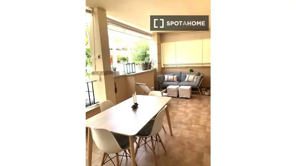 Room in S'Estanyol