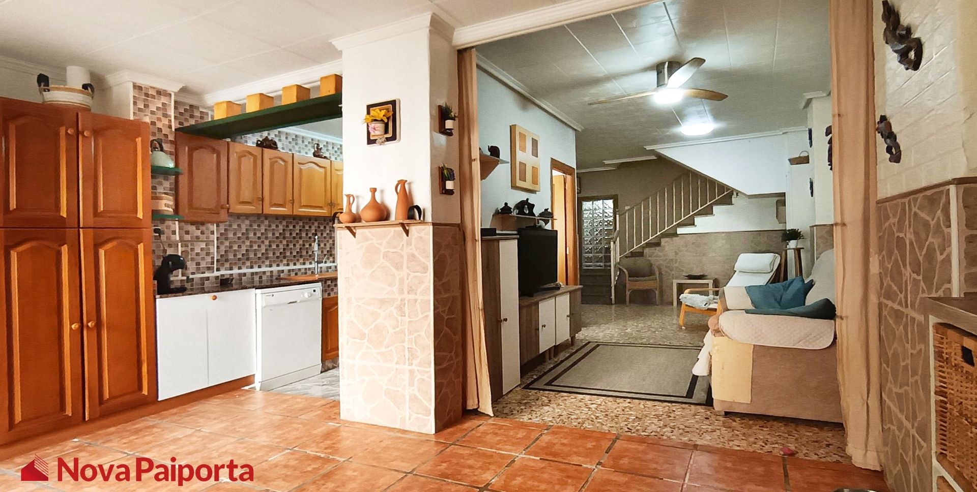 Cuina de Casa adosada en venda en Torrent amb Aire condicionat, Terrassa i Forn