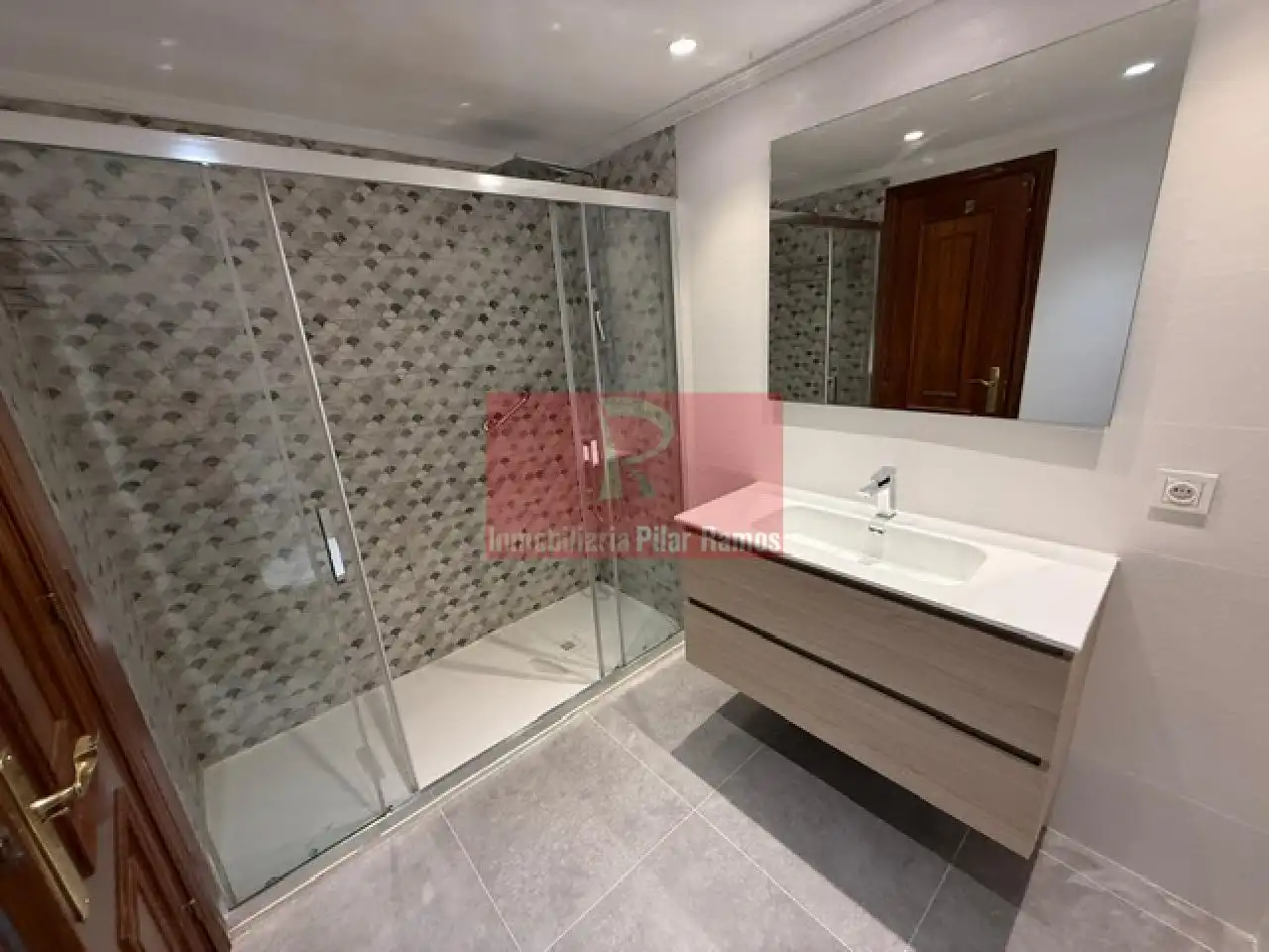 Badezimmer von Wohnung zur Miete in León Capital  mit Heizung und Terrasse