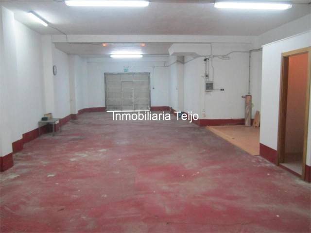 Local comercial en Alquiler en A Malata - Catabois - Ciudad Jardín