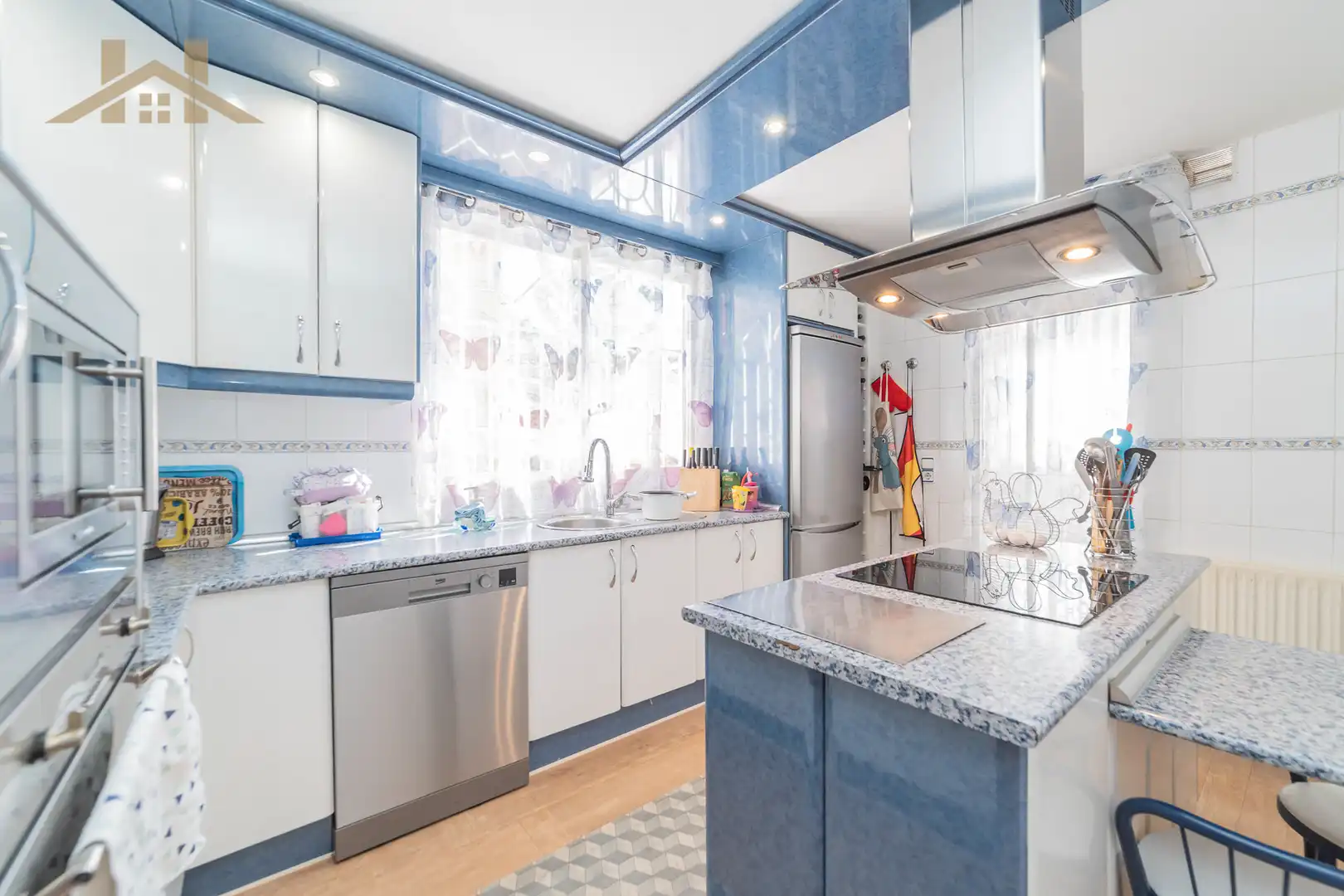 Chalet con terraza en venta en Calle Jazmín, imagen 4
