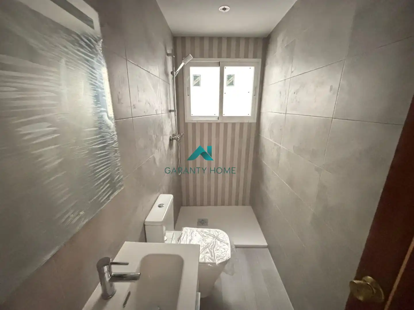 Bathroom of Flat for sale in Jaén  with Storage room, Furnished and Balcony