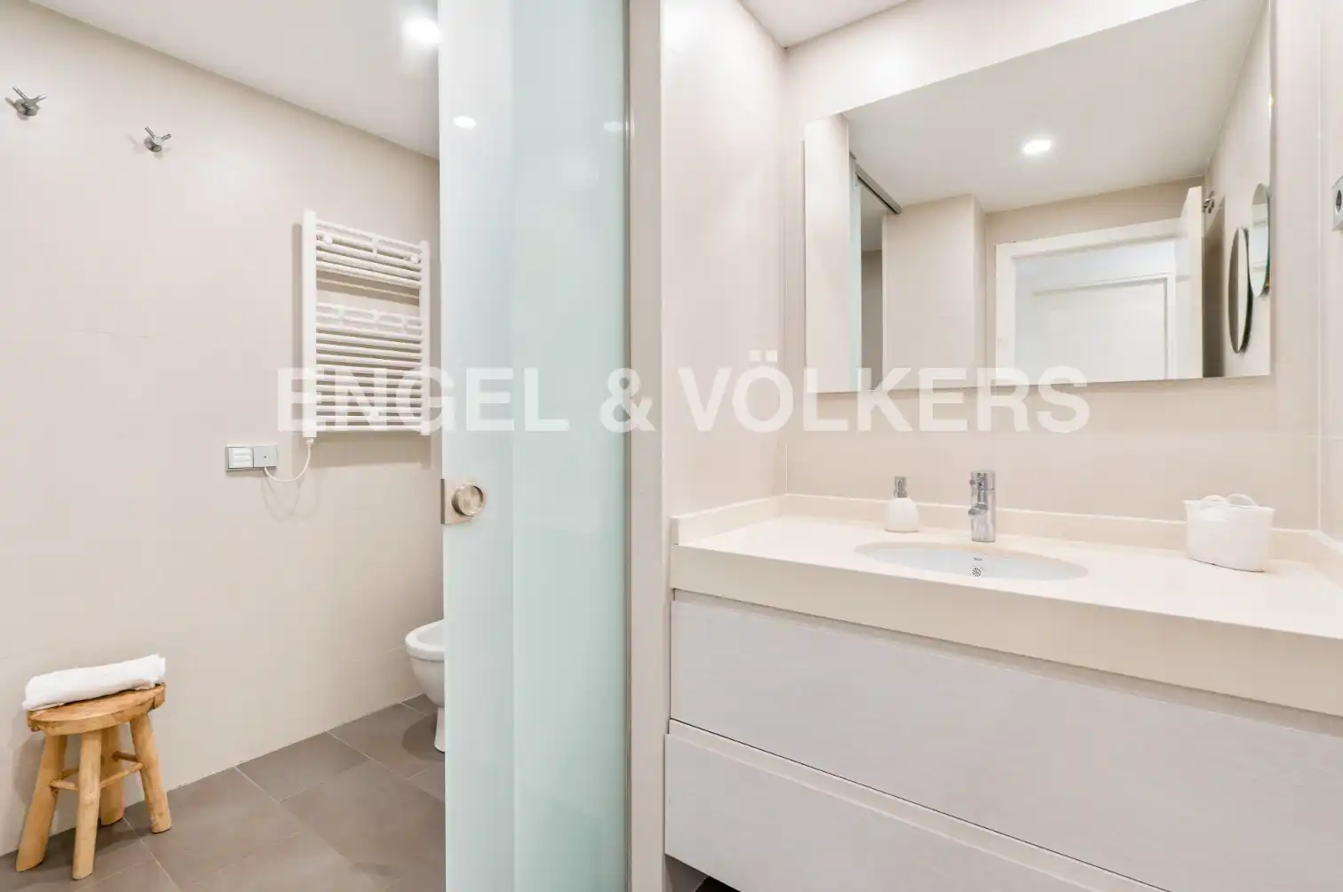 Bathroom of Flat for rent in Barcelona  with Air Conditioner, Heating and Parquet flooring