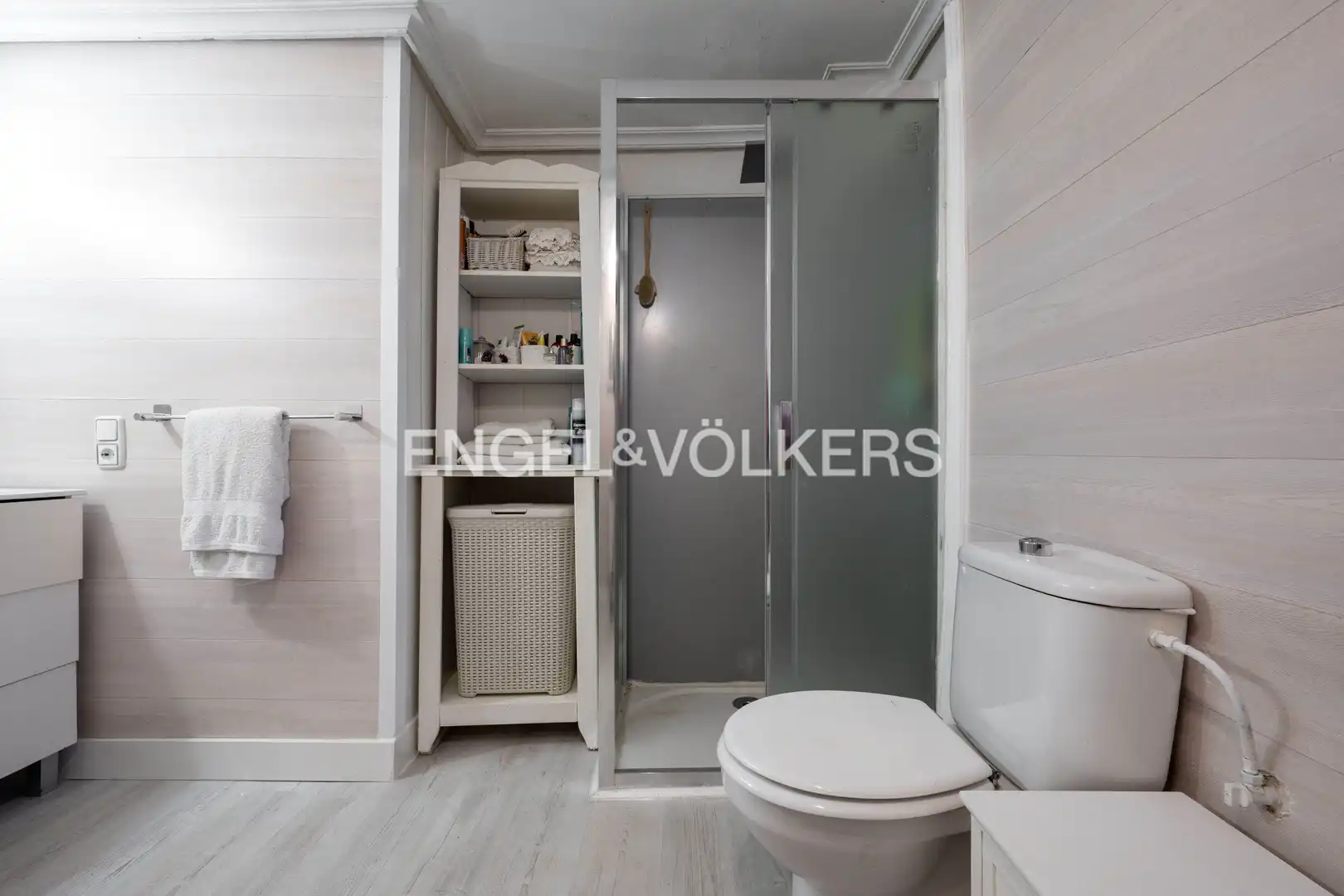 Bany de Casa o xalet en venda en Donostia - San Sebastián  amb Calefacció, Jardí privat i Terrassa