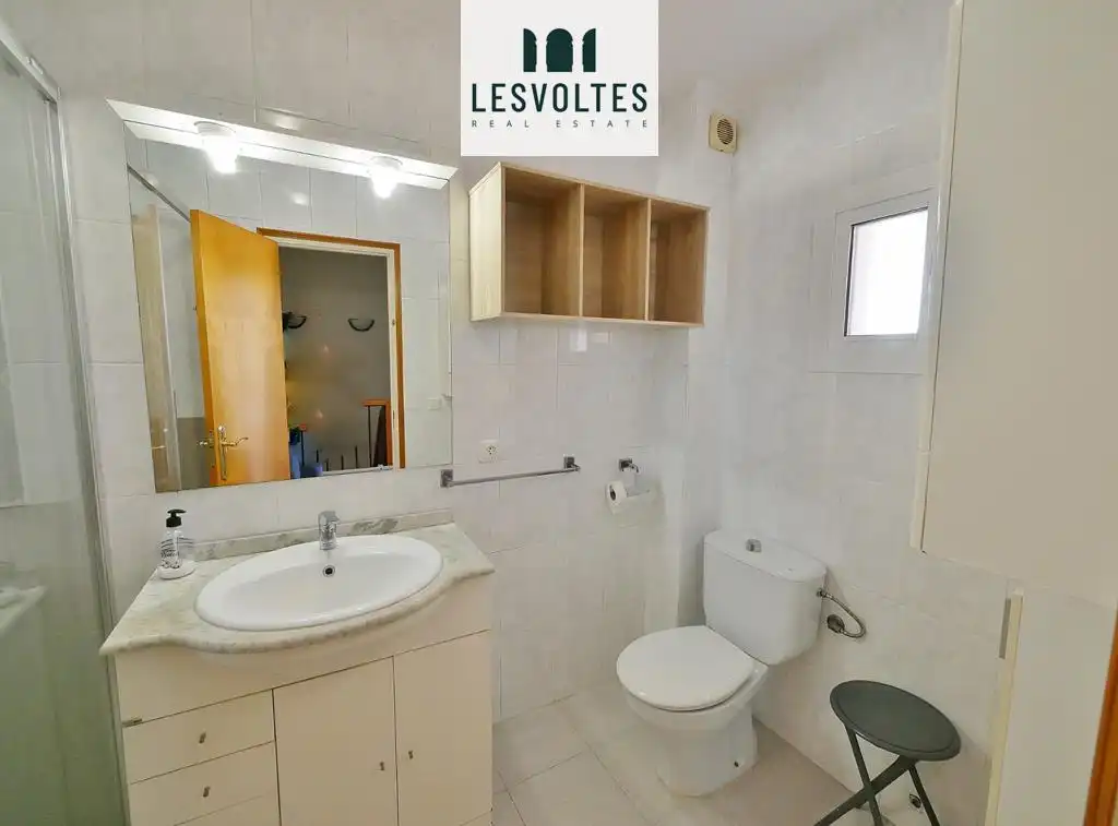 Bathroom of Flat for sale in Verges  with Air Conditioner, Heating and Terrace