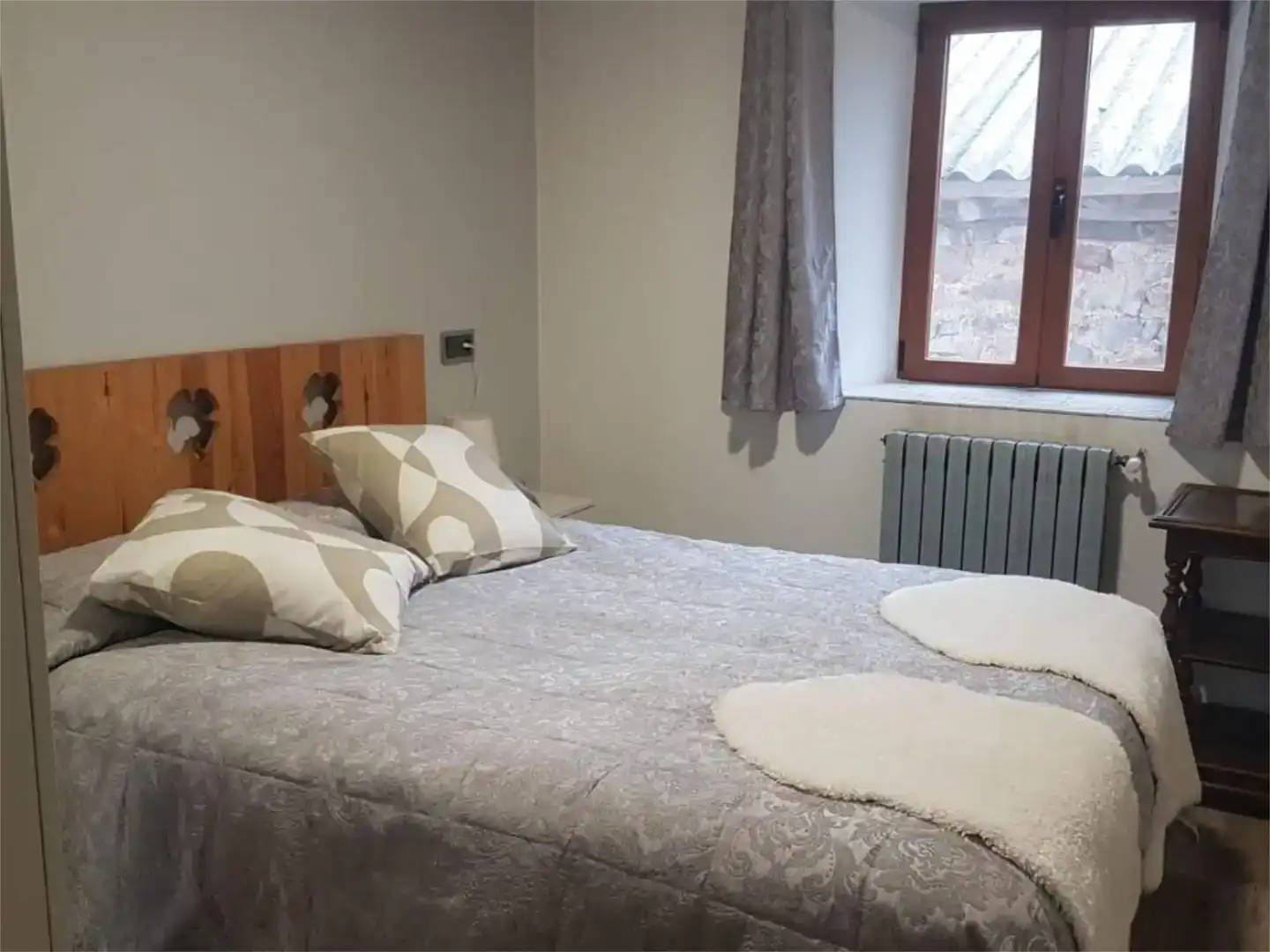 Dormitori de Finca rústica en venda en Crémenes amb Jardí privat, Parquet i Traster