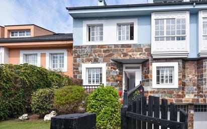 Exterior view of Single-family semi-detached for sale in Oleiros