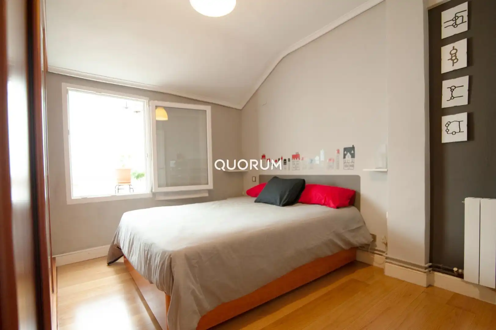 Bedroom of Flat for sale in Bilbao   with Heating, Terrace and Furnished
