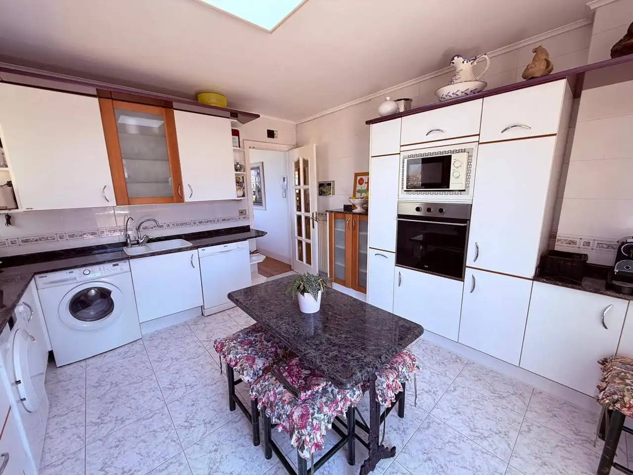 Cocina de Ático en venta en Castro-Urdiales con Calefacción, Parquet y Terraza