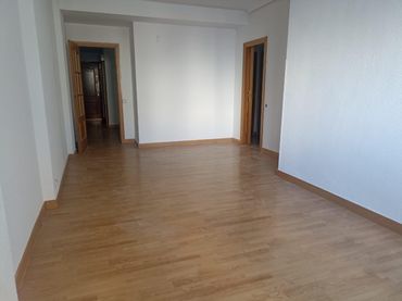 Appartamento con ascensore in vendita a Calle ALMENDRALEJO 47