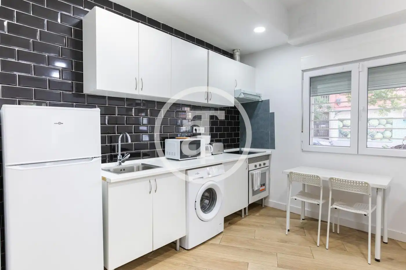 Cocina de Estudio de alquiler en Madrid con Aire acondicionado, Calefacción y Amueblado