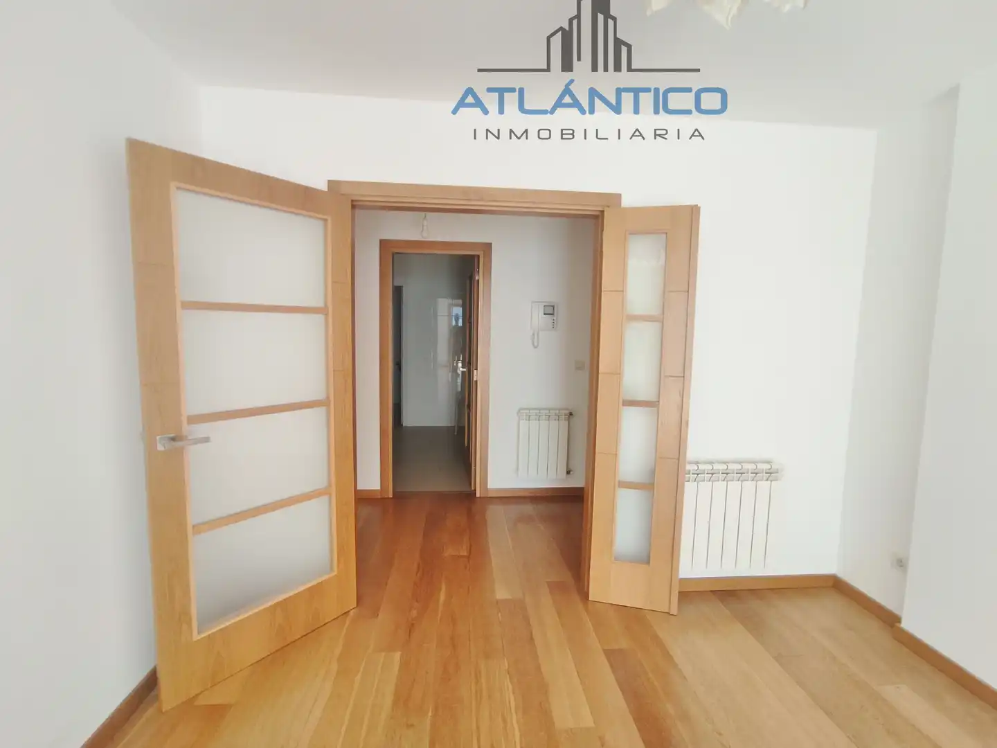 Piso en venta en A Coruña Capital  con Calefacción, Trastero y Horno