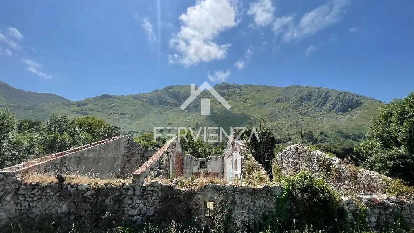 Houses for sale in Posada - Barro