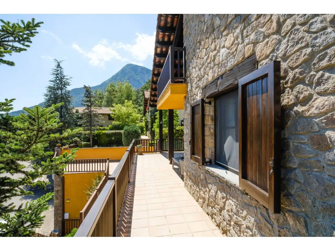 Vista exterior de Casa o chalet en venta en Castell de l'Areny con Calefacción, Jardín privado y Terraza