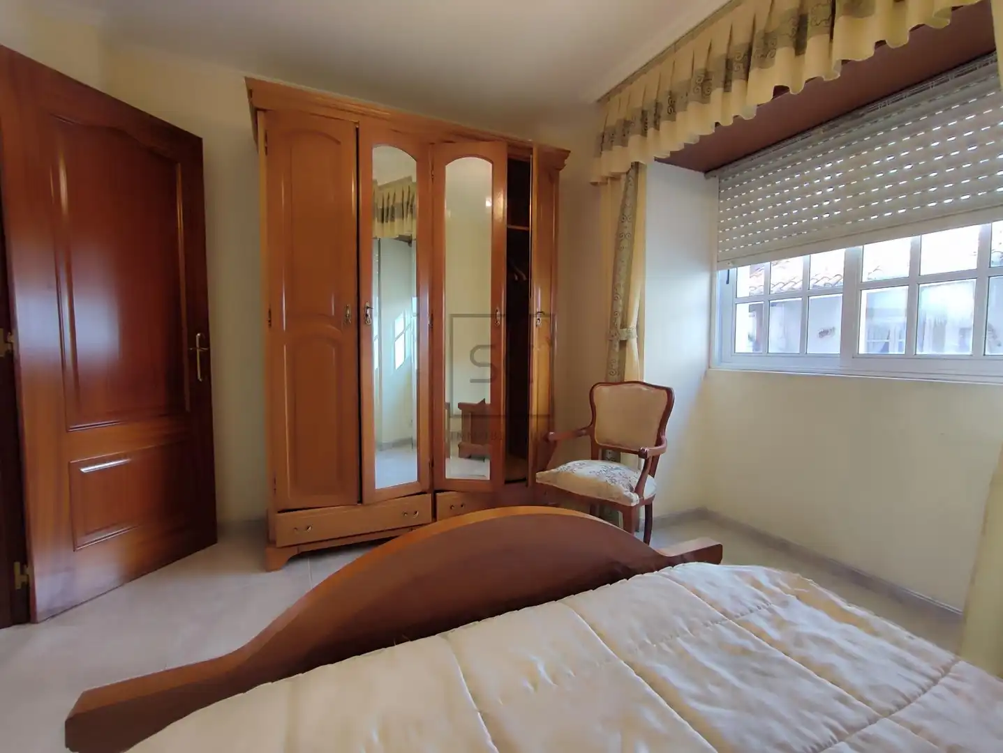 Schlafzimmer von Einfamilien-Reihenhaus zum Verkauf in Ares mit Terrasse, Abstellraum und Möbliert