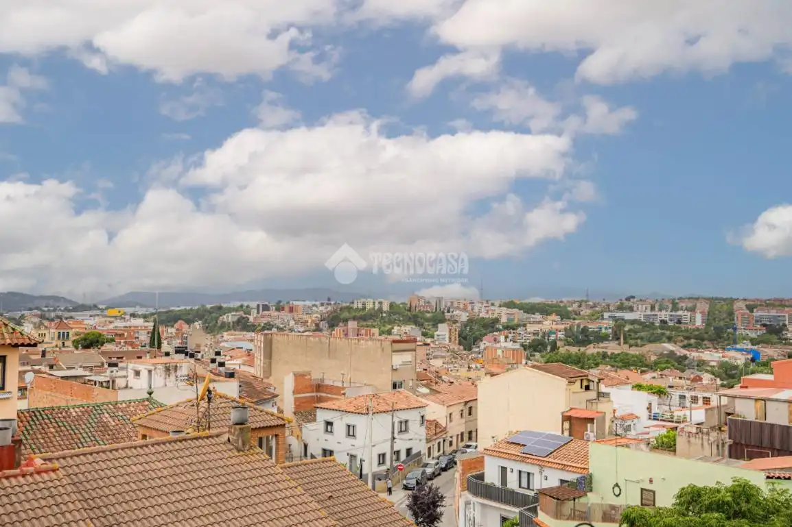 Vista exterior de Piso en venta en Rubí