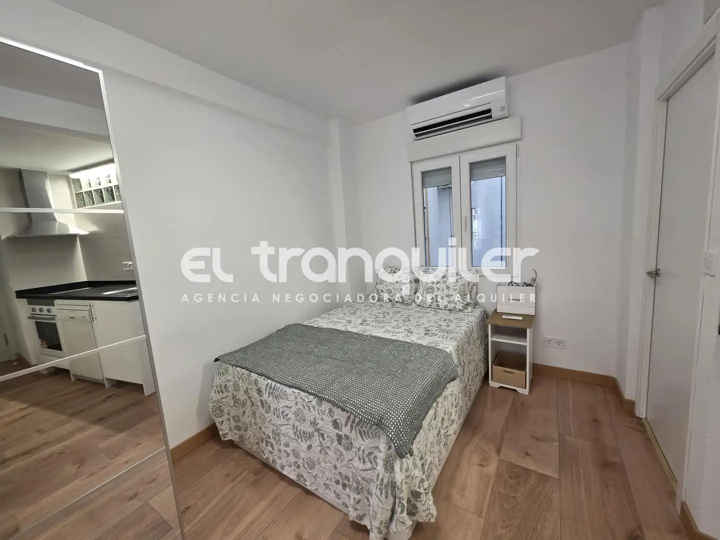 Schlafzimmer von Wohnung zur Miete in Madrid mit Klimaanlage, Terrasse und Möbliert