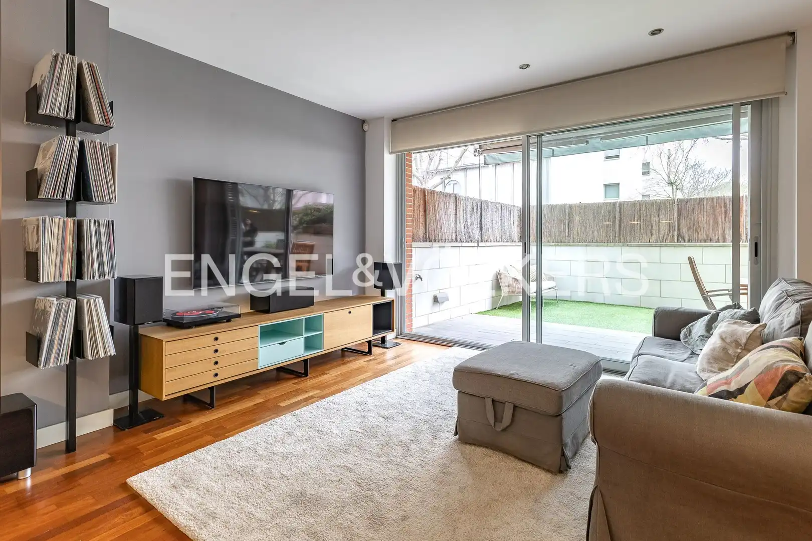Sala de estar de Piso en venta en Sant Cugat del Vallès con Aire acondicionado, Calefacción y Jardín privado