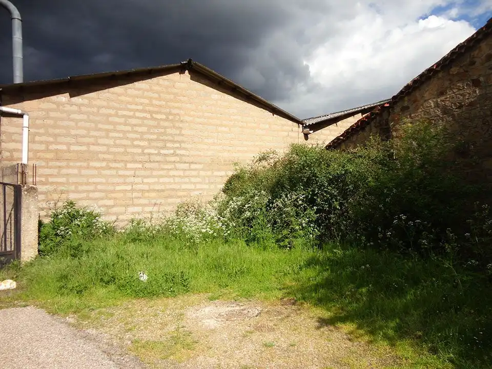 Außenansicht von Fabrikhallen zum Verkauf in Quintanar de la Sierra