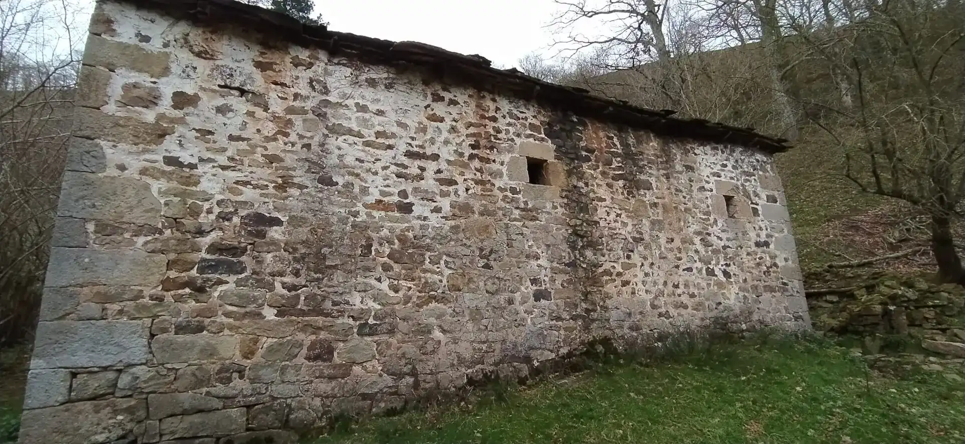 Außenansicht von Country house zum Verkauf in Vega de Pas