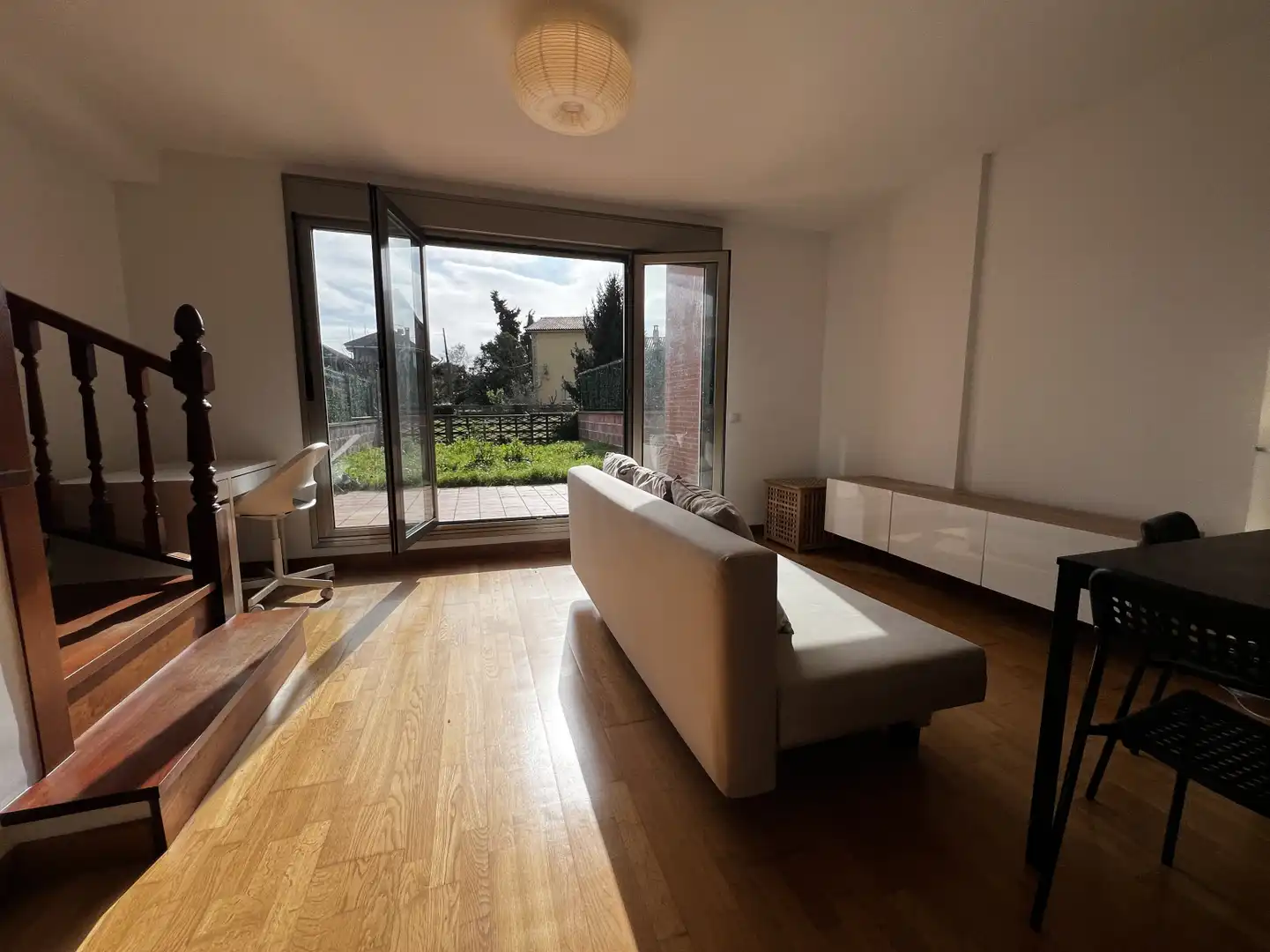 Sala de estar de Ático en venta en El Astillero   con Calefacción, Jardín privado y Parquet