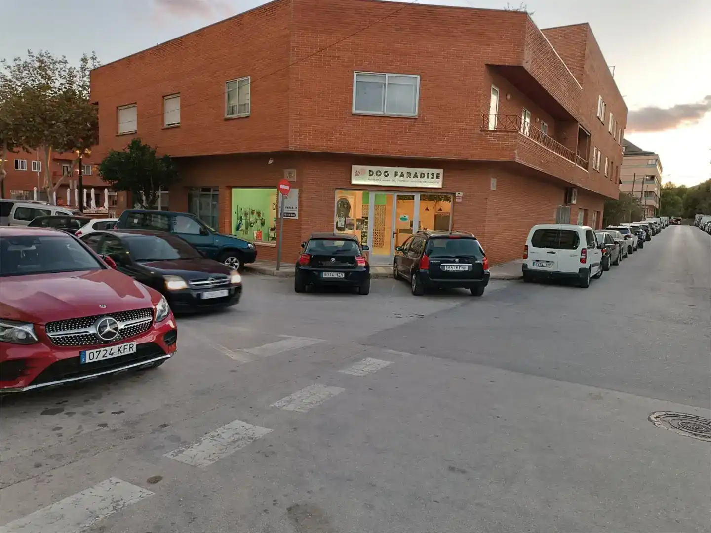 Parkplatz von Fabrikhallen zur Miete in Benissa