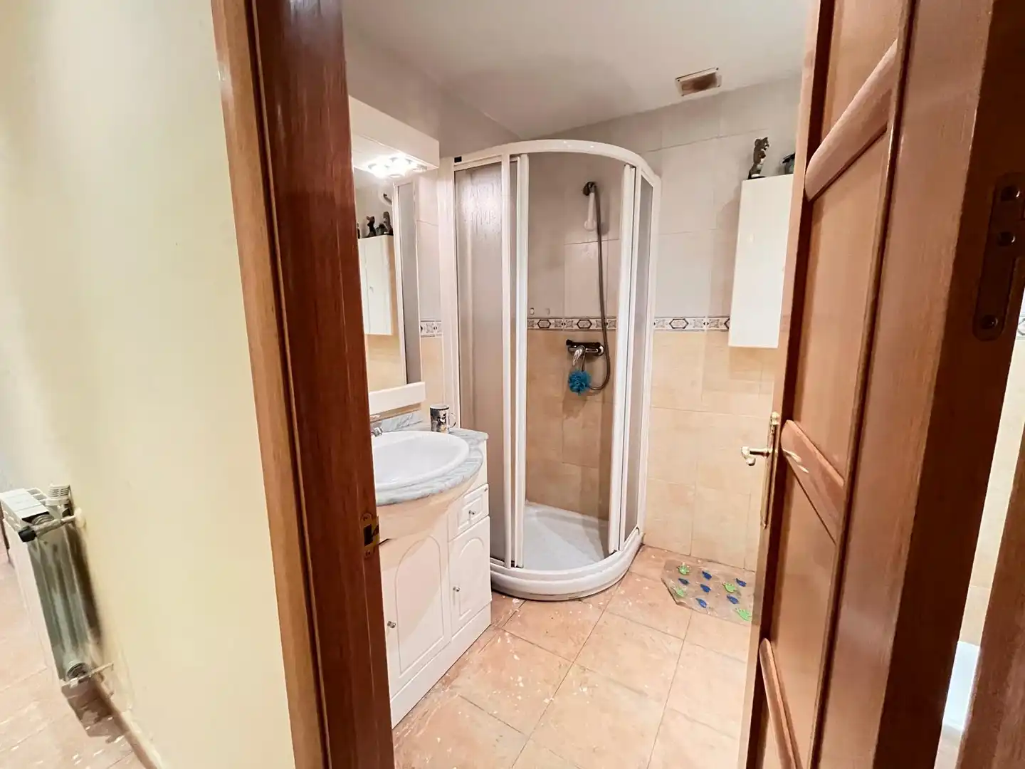 Badezimmer von Wohnung zum Verkauf in Los Navalmorales mit Klimaanlage und Heizung