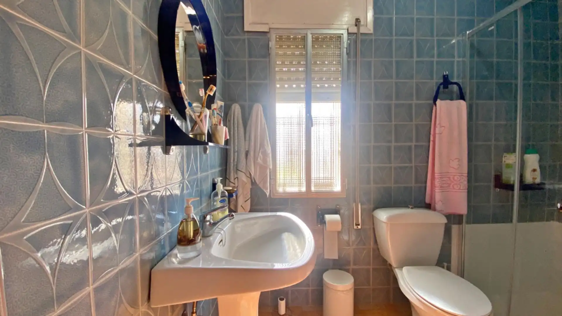 Badezimmer von Haus oder Chalet zum Verkauf in Aledo mit Privatgarten, Terrasse und Abstellraum