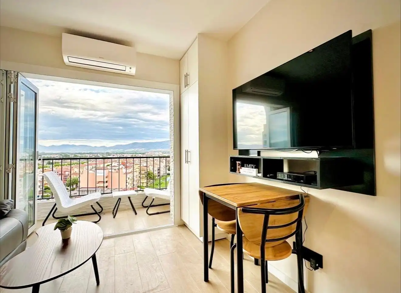 Mini appartamento con terrazza in vendita a Pasaje DELTA MUGA, imagen 2