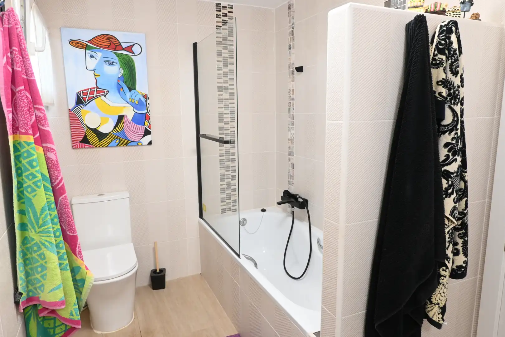 Bany de Casa o xalet en venda en Las Gabias amb Jardí privat, Terrassa i Traster