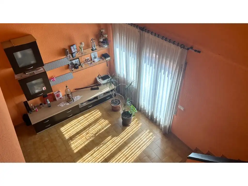 Sala de estar de Dúplex en venta en Manlleu con Horno y Balcón
