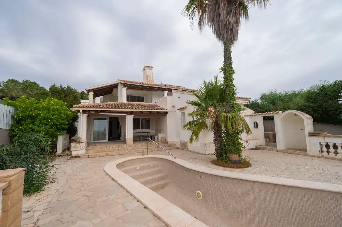 Vista exterior de Casa o xalet en venda en Sant Josep de sa Talaia amb Calefacció, Jardí privat i Terrassa