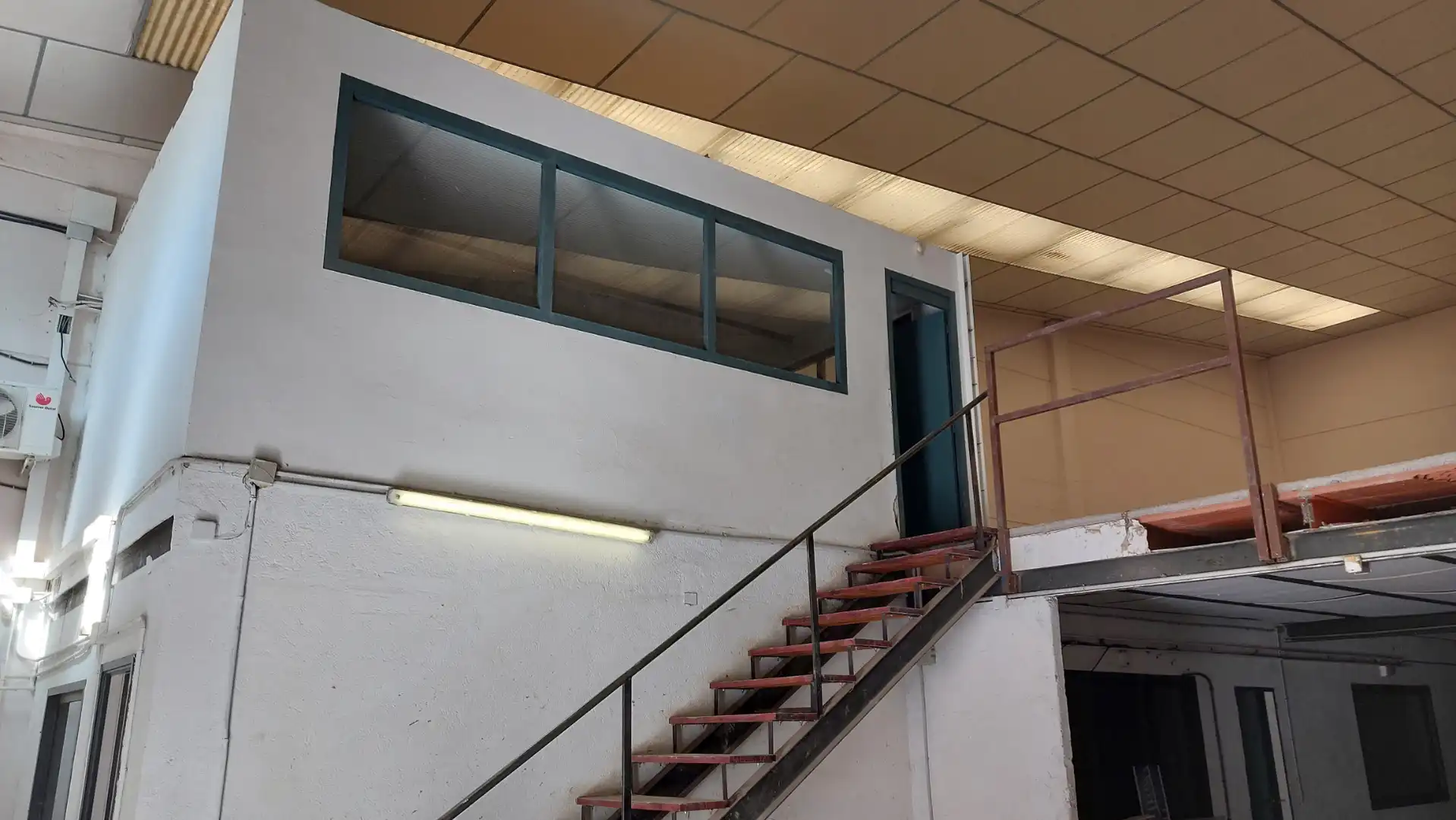 Local comercial en alquiler en Carrer del Llevant, imagen 2