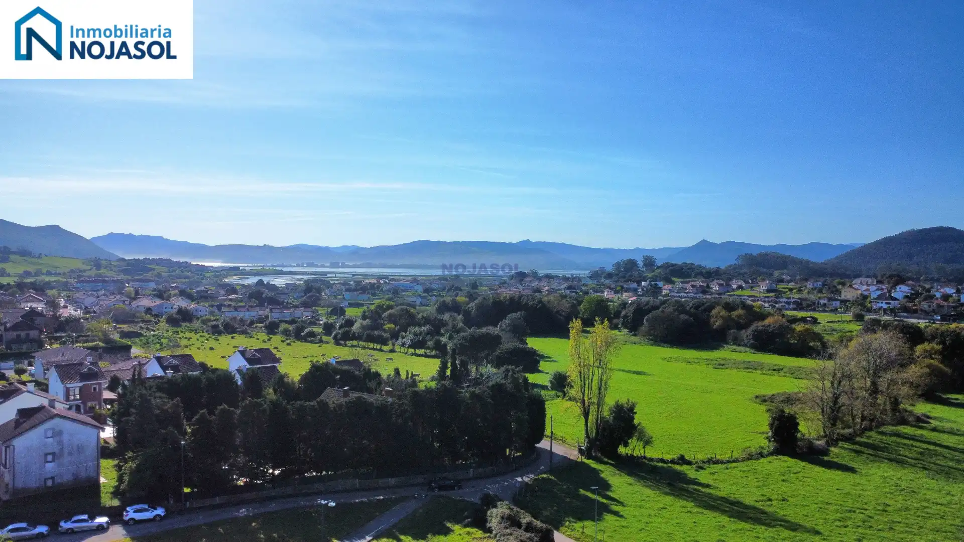 Apartament d'obra nova amb piscina en venda a Argoños