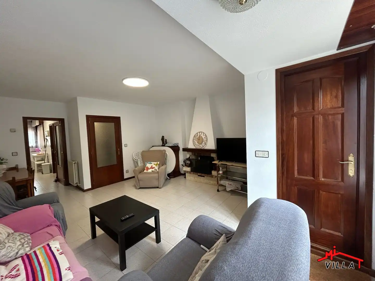 Sala d'estar de Casa adosada en venda en Laredo amb Calefacció i Terrassa