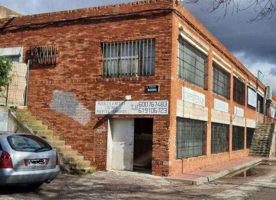 Vista exterior de Nave industrial en venta en Meco