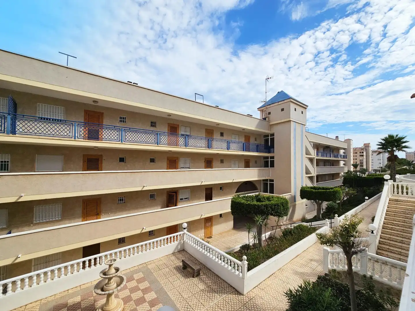 Außenansicht von Wohnung zum Verkauf in Los Arenales del Sol