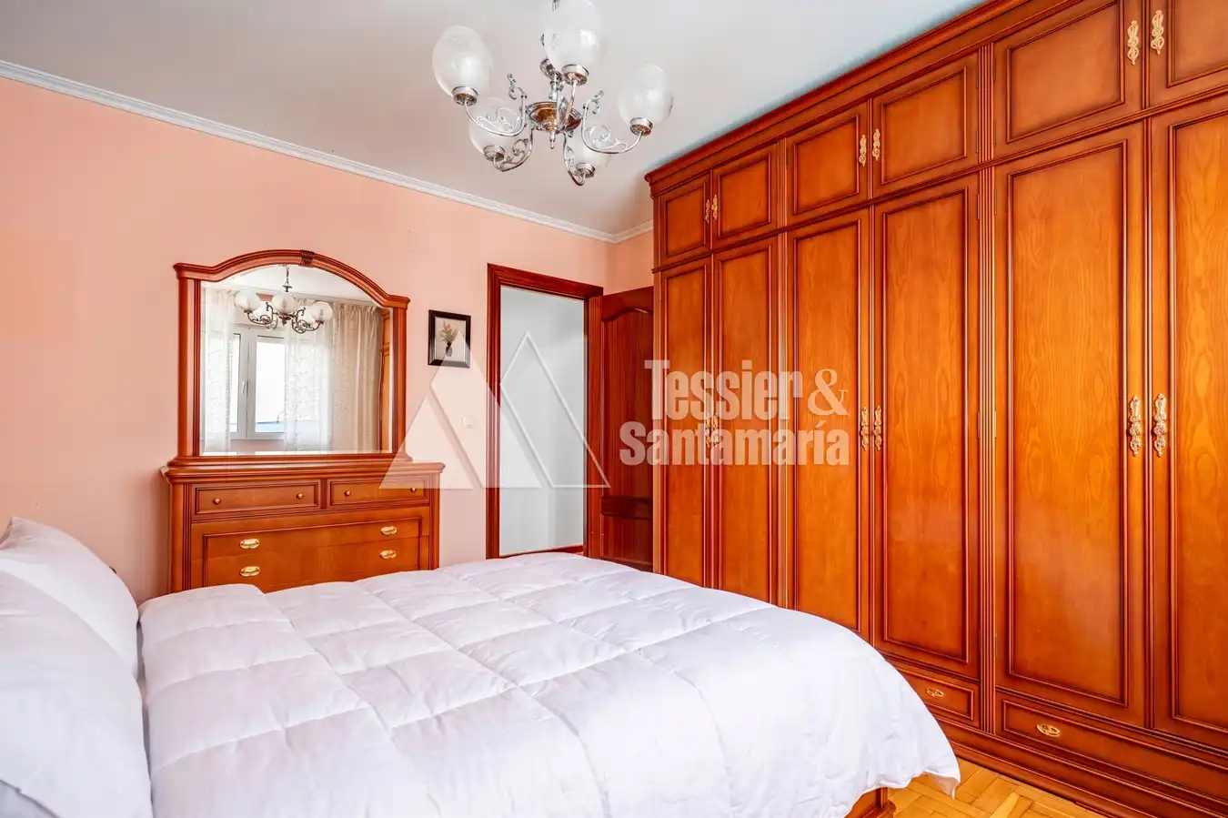 Habitación de Piso en venta en Gijón  con Calefacción, Trastero y Amueblado
