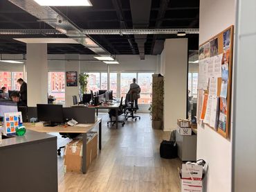 Oficina amb ascensor en venda a Usera