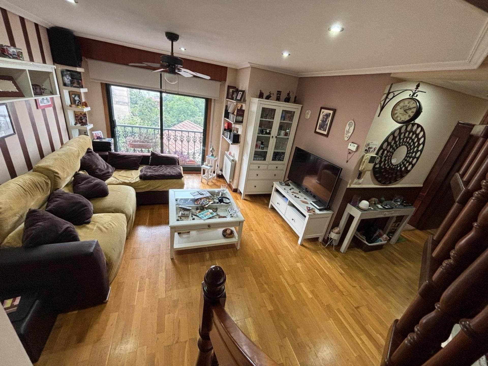 Sala de estar de Dúplex en venta en Vigo  con Calefacción