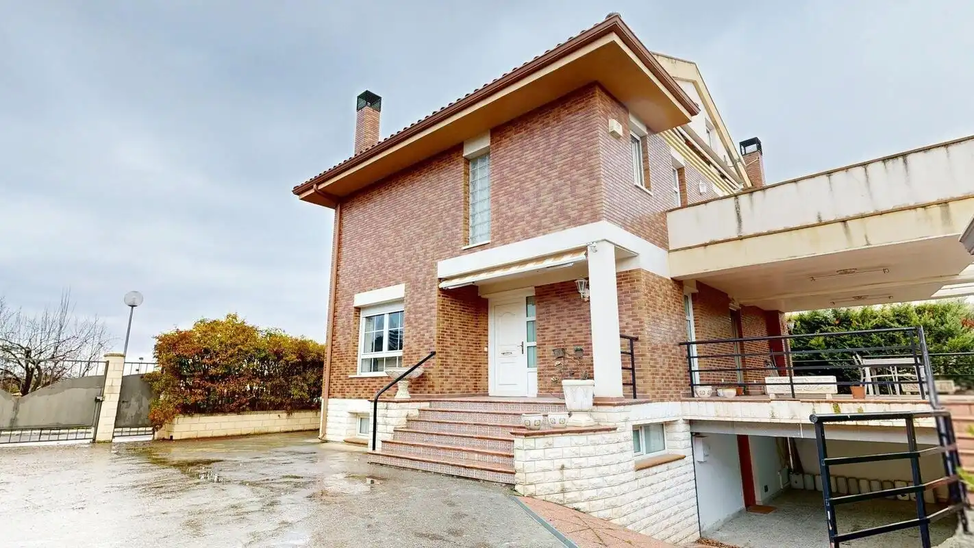Casa o xalet en venda a Urbanizacion VALDEARENAS, Estación - San Antonio