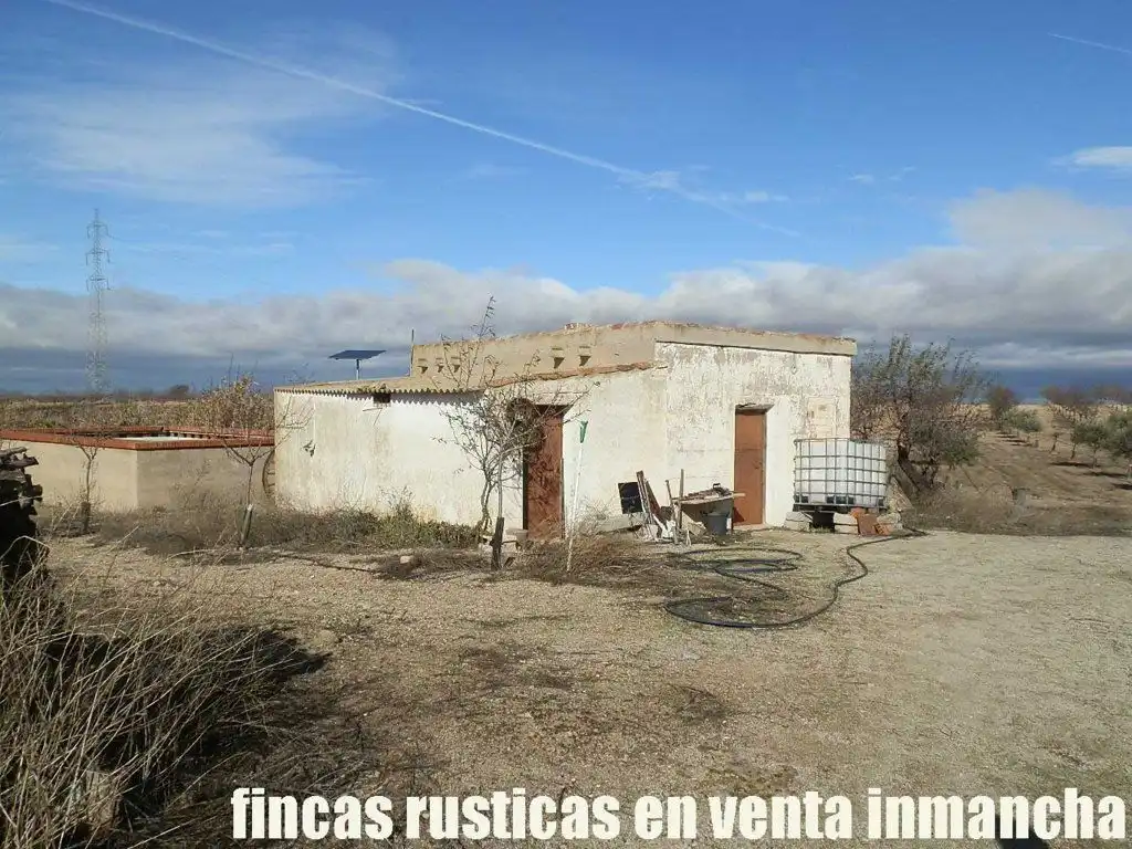 Terreno en venta en Mora
