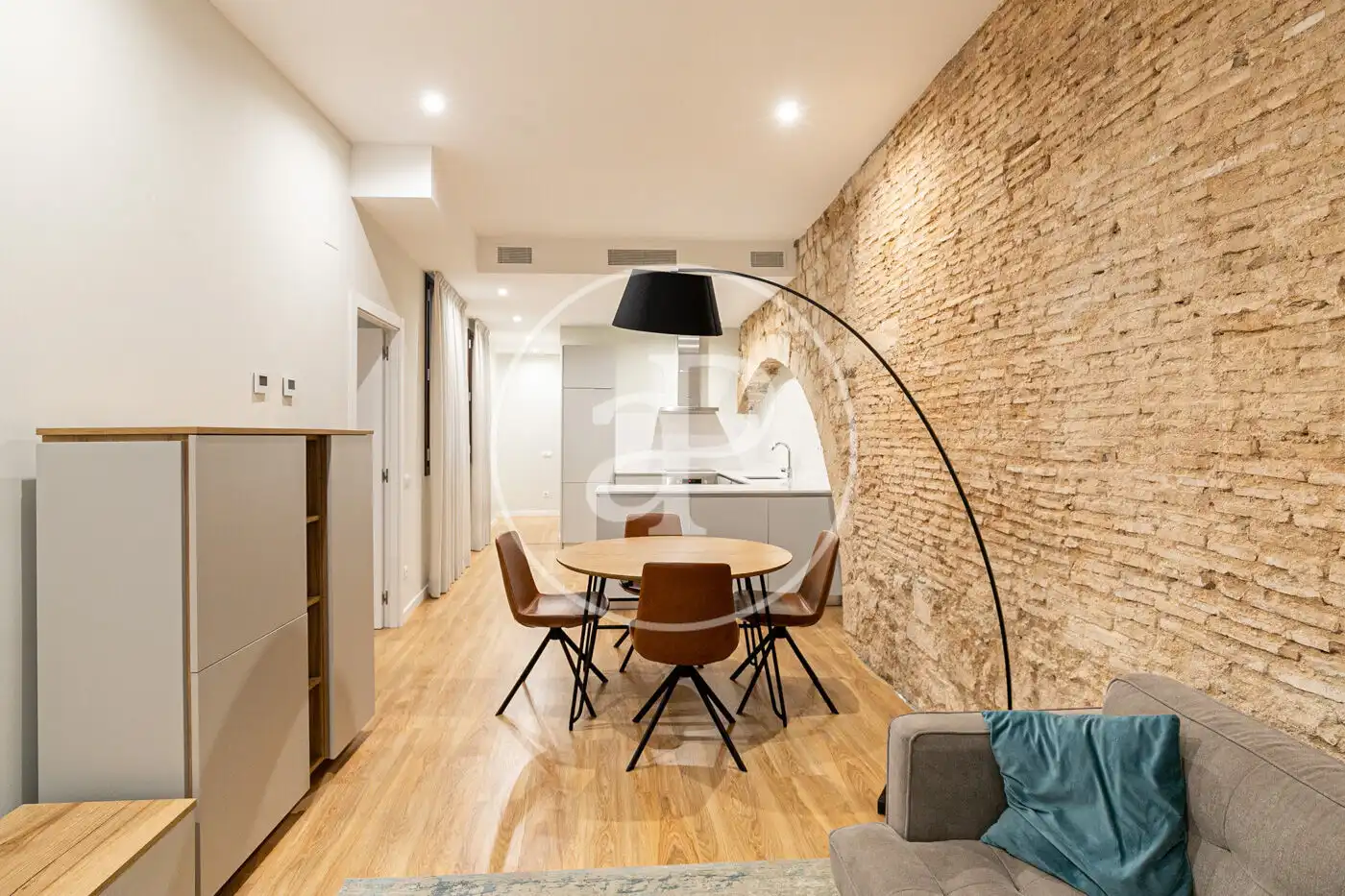 Piso con terraza en alquiler en Carrer de la Palla, imagen 2
