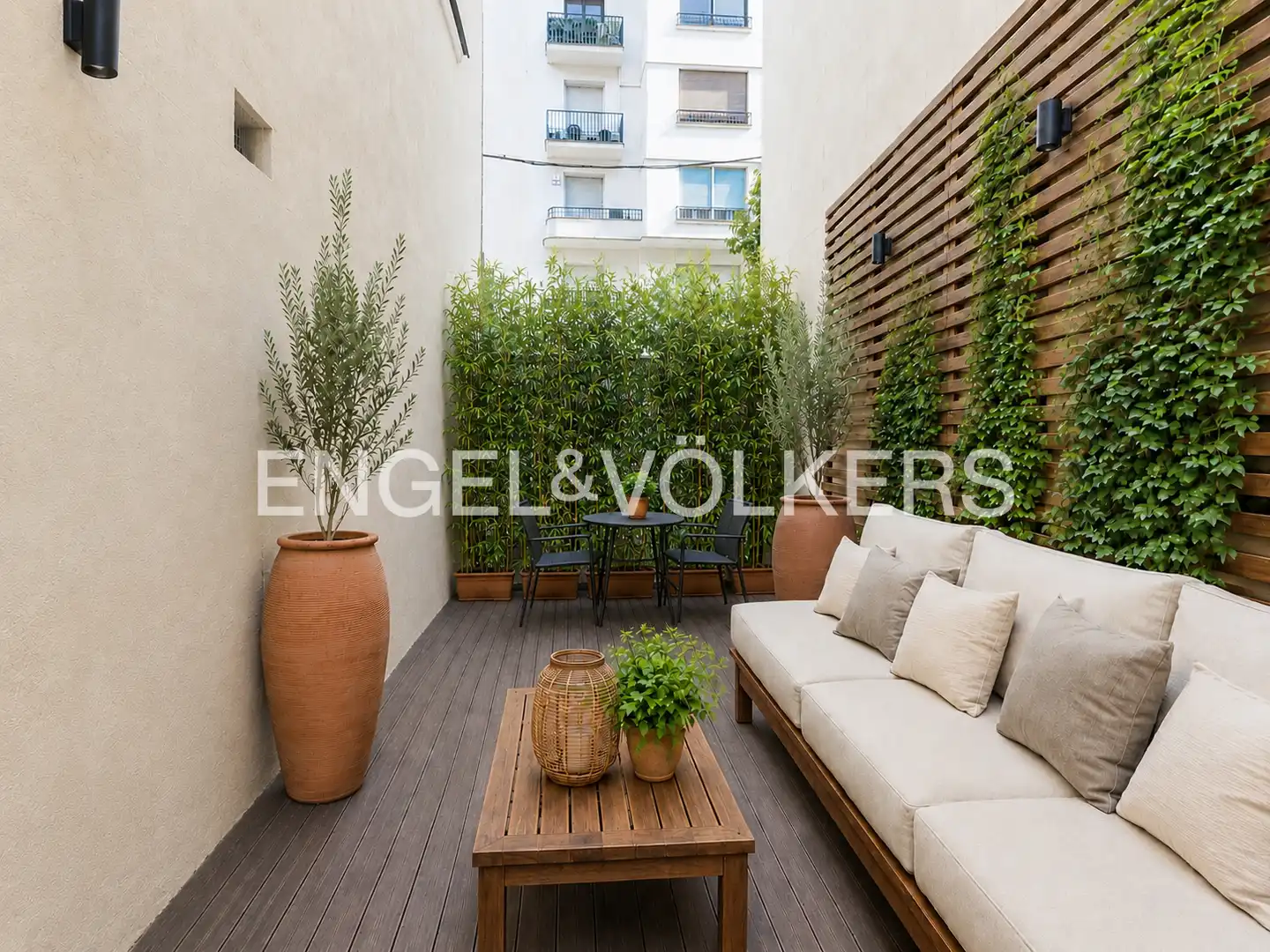 Terrassa de Dúplex en venda en Madrid amb Aire condicionat, Calefacció i Jardí privat