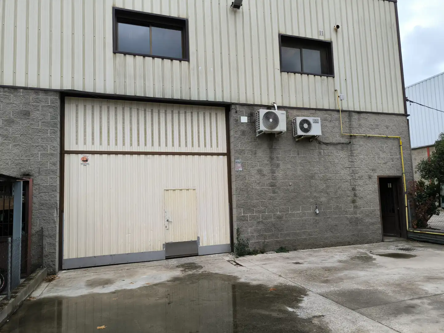 Industriegebäude zur Miete in Carrer Holanda